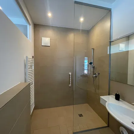 شقة Penthouse Mit Dachterrasse *